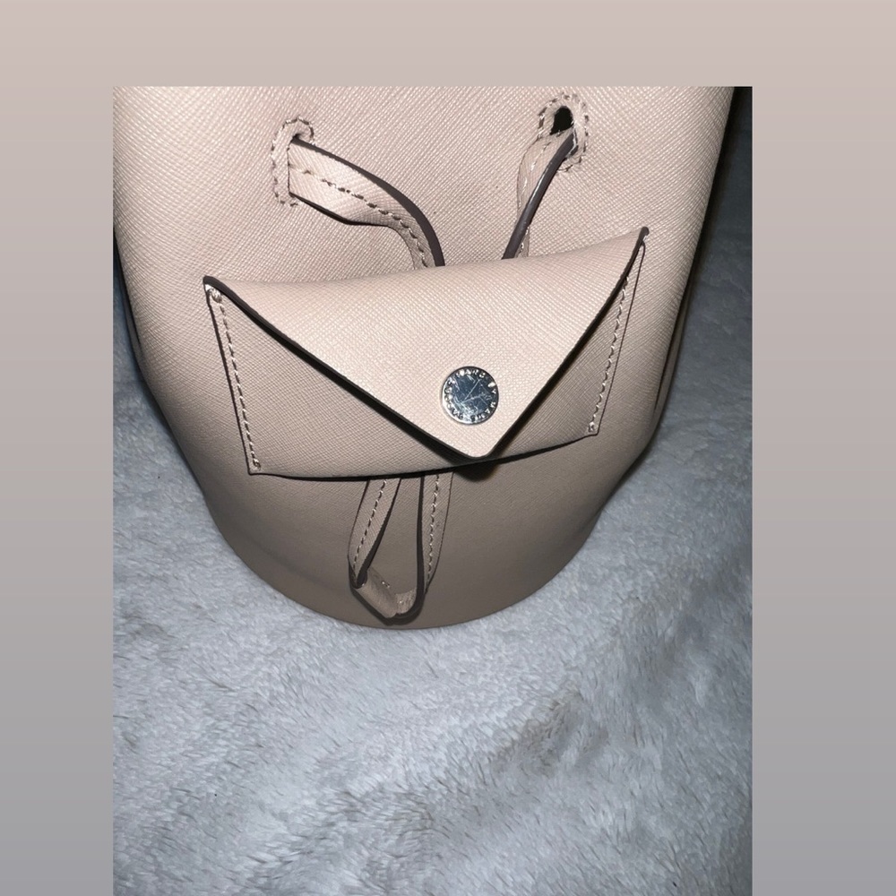 -Mark Jacob bucket bag with shoulder strap/ coin wallet - amazing conditi… - Picture 5 of 7